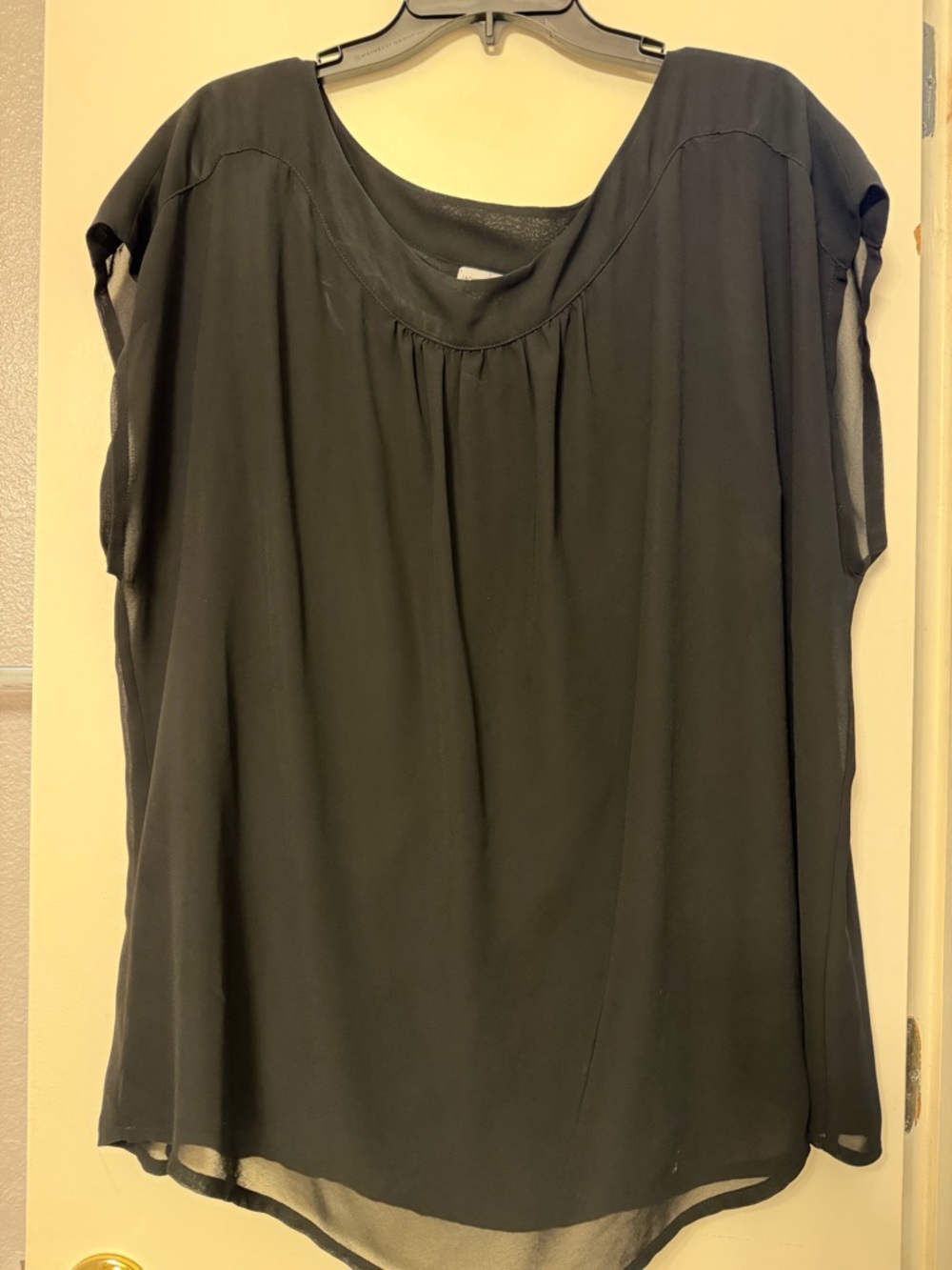 Jaclyn Smith Black Short-Sleeve Scoop Neck Blouse